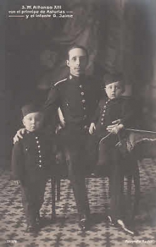 König Alfons XIII. von Spanien mit Kinder